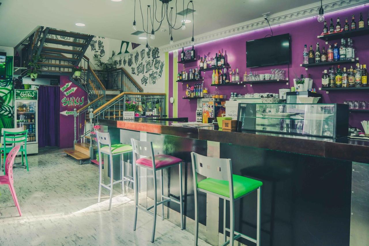 Shiku Hostel ลูโก ภายนอก รูปภาพ